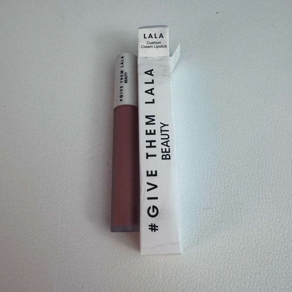 Give them Lala cushion cream lipstick